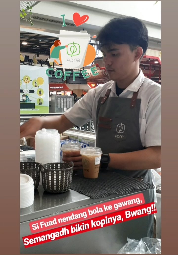 chiputris's tweet photo. Makjang, ruar biasa ini #ForeCoffeeRp1. Ngantri hampir ½ jam buat dapet iced aren latte!
.
Mancing ke laut dapet Yuyu,
Bang, i'm waiting for, Yuu!
.
Gais, buruan ngopcan (ngopicantik) di @ForeCoffeeID cuman 1 rupiahh!
@LuisMarcle7 @gabriellaoctv https://t.co/0NDYUJ0UAZ