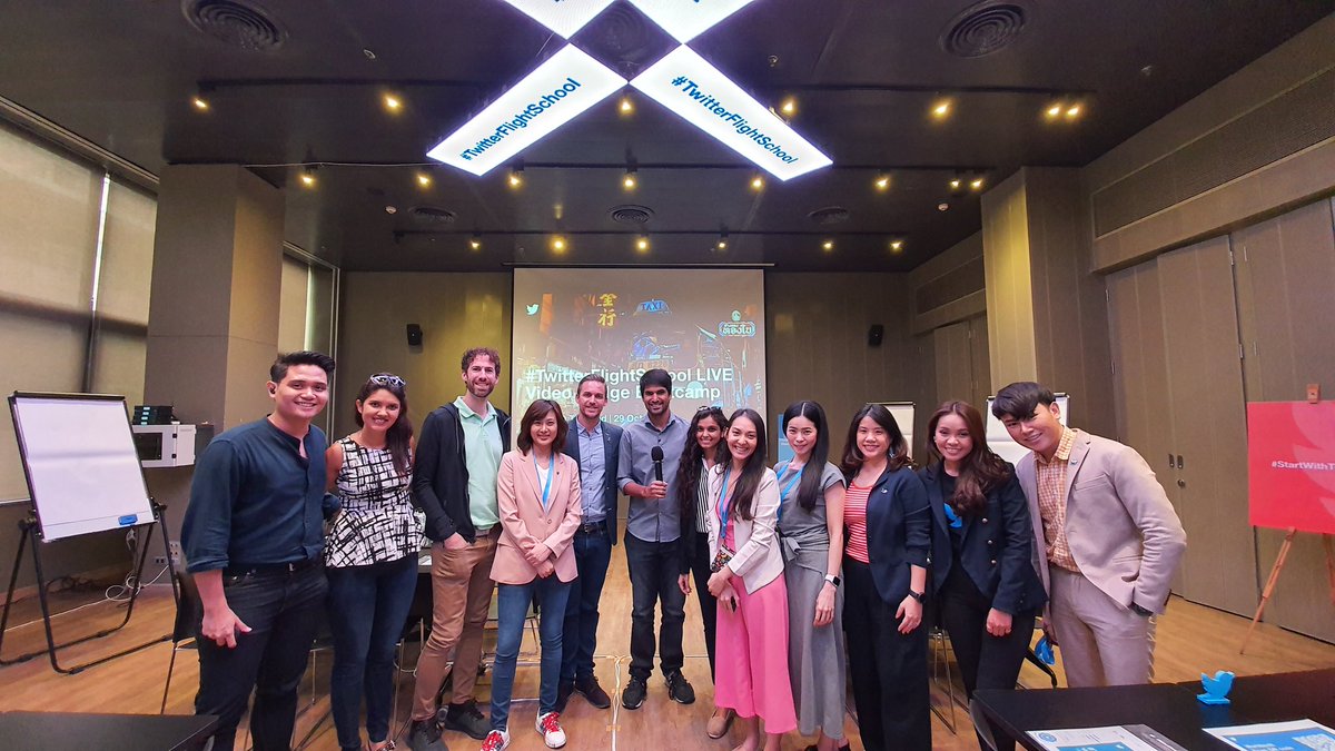 Here we are, first #TwitterFlightSchool 😆