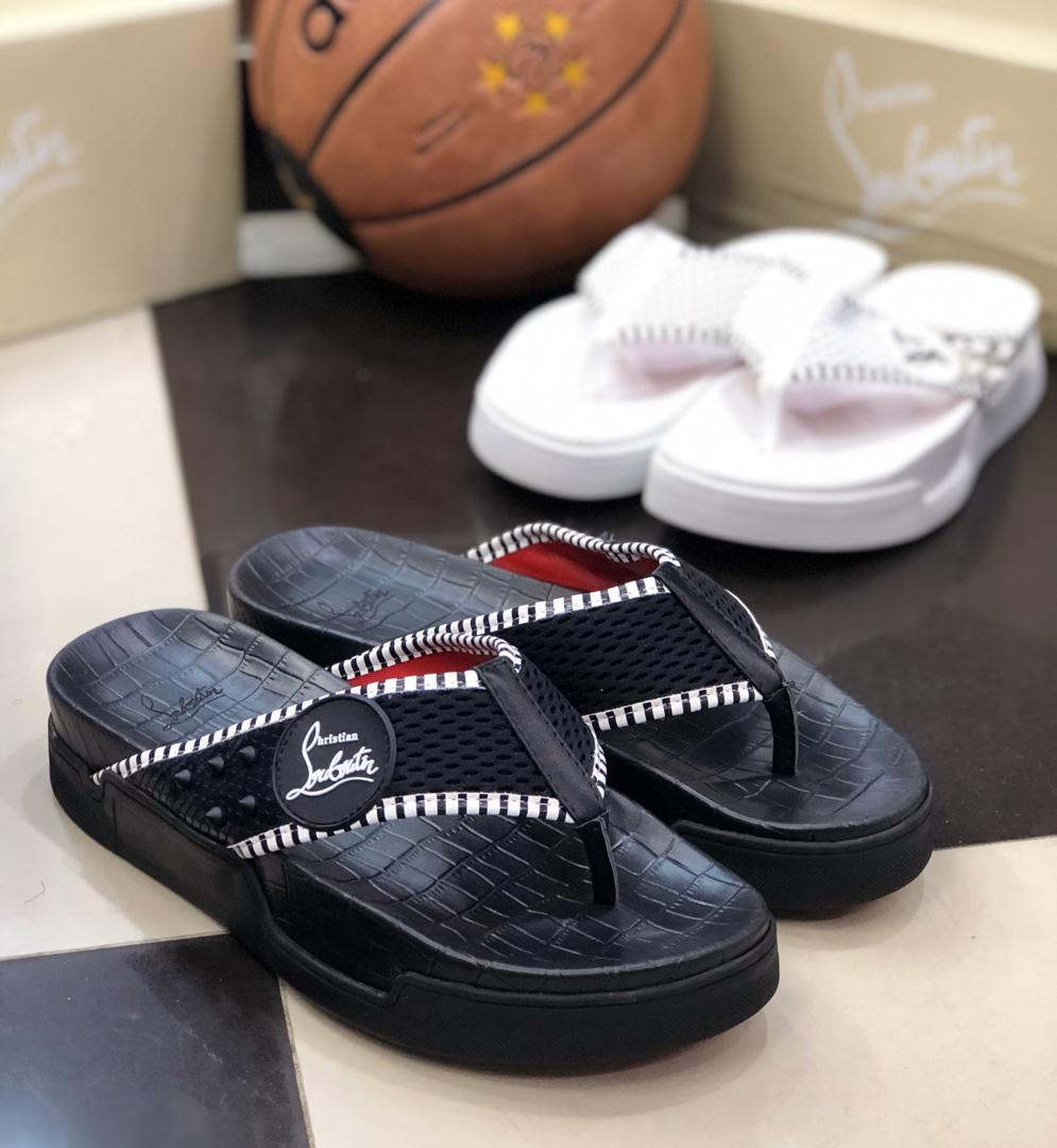 LUXX Is King🦍 på Twitter: "*CHRISTIAN LOUBOUTIN PALM* Now Available in  Store ••Size *40 - 45*•• Price:15,000 *All Designs &amp; Color's* Shop  Address: shop 10 united plaza Imam Ligali street Mandilas Lagos