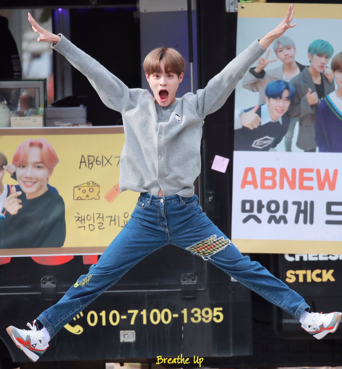 UpBreathe's tweet photo. 191026 미니팬미팅

#에이비식스 #AB6IX #이대휘 #LEEDAEHWI https://t.co/EHn3FsrWIE
