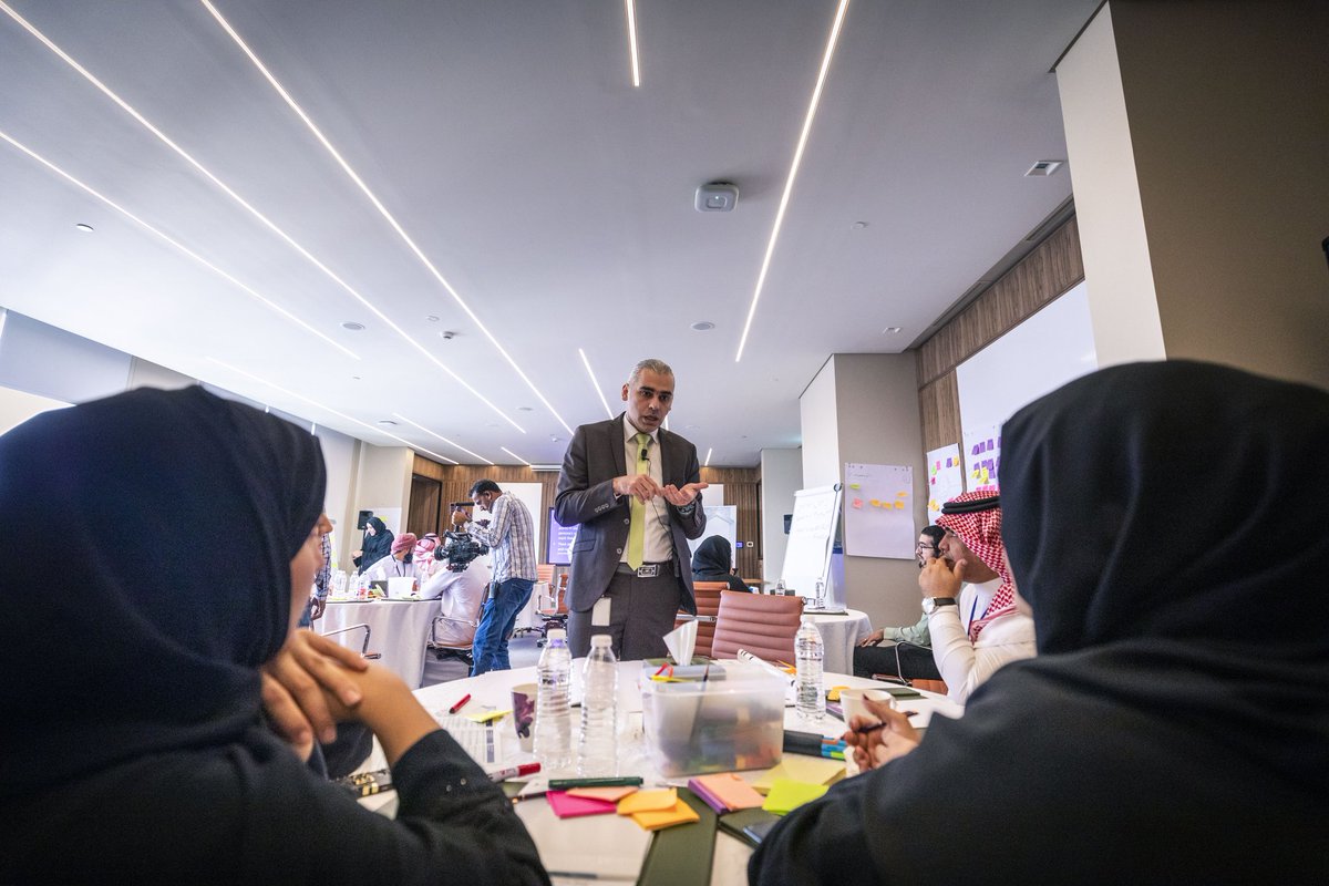 NCSIOman's tweet photo. participants going through the last stage of design thinking training,which is testing. In this stage they are going to select the most optimal solutions determined by the findings of prototype stage.

#Gulfstatisticalforum2
#GulfDatathone https://t.co/ZATTmLSvCH
