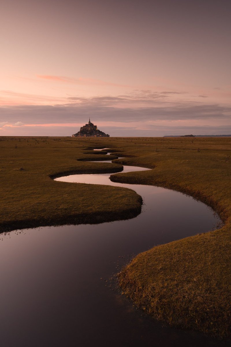 thomasdevard's tweet photo. Paysage unique du Mont Saint-Michel

#normandie #montsaintmichel @MancheTourisme #normandietourisme https://t.co/VPNx8FHA15