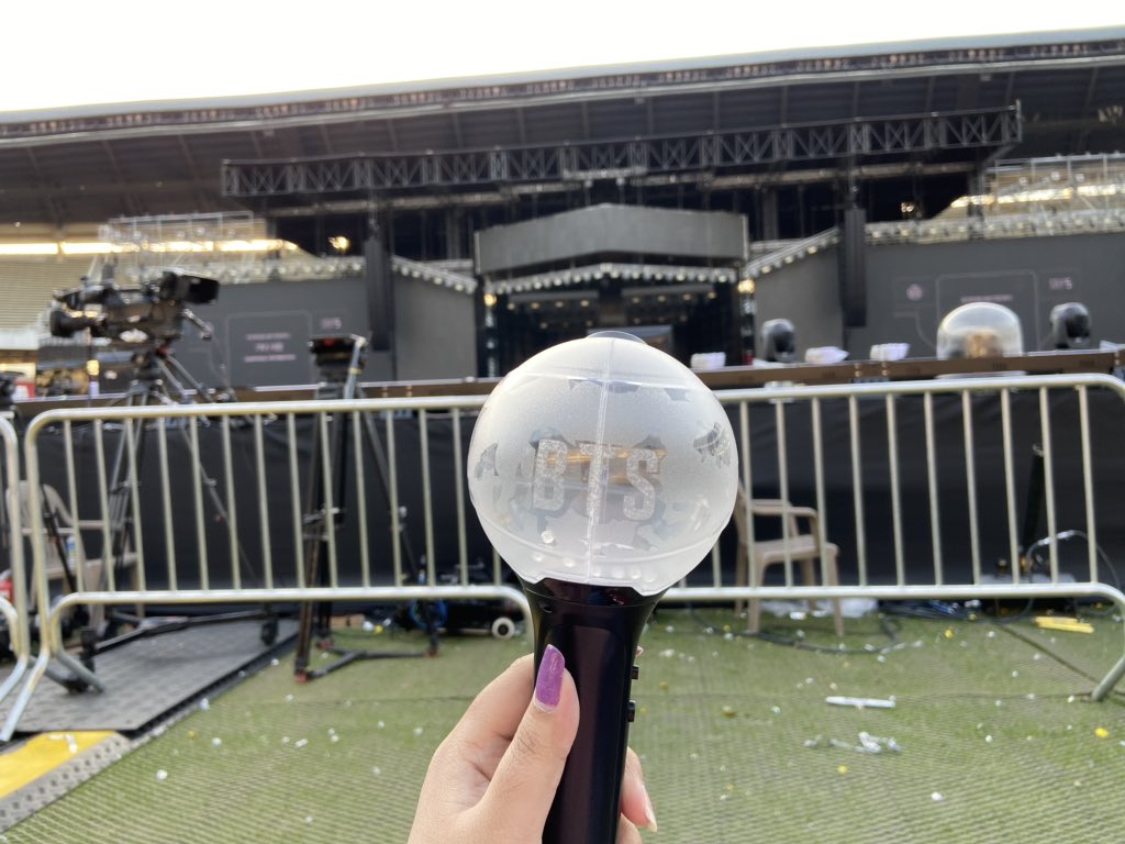jeni⁷ will see bts front row in KL! 🍇 tweet media