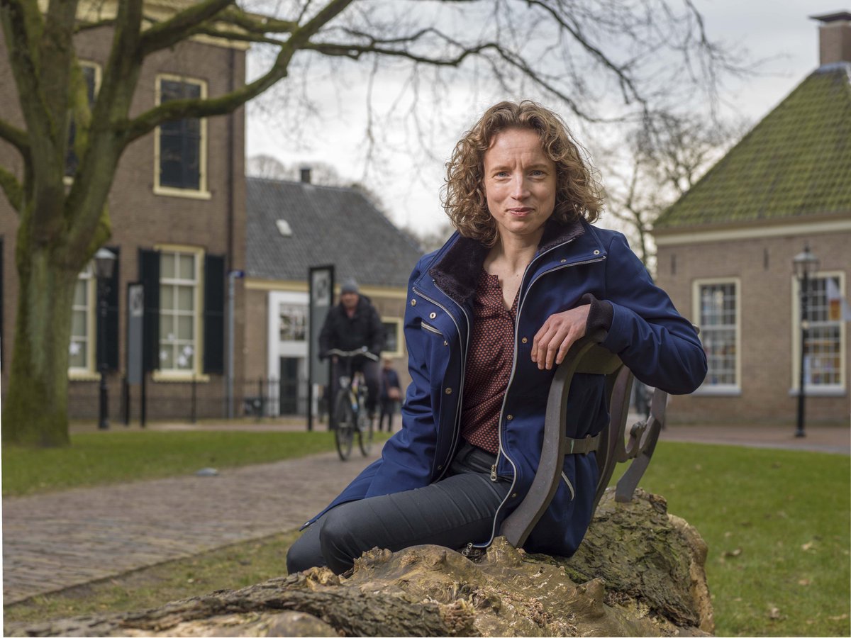 Toen de man van psychiater <a href="/cecil_prins/">Cecil Prins</a> opgenomen werd in een psychiatrisch ziekenhuis, wilden ze open hierover zijn tegenover hun kinderen. Maar dat bleek nog niet zo eenvoudig. Lees het opiniestuk van Cecil in "De Psychiater": bit.ly/31SO2w3 #breakthestigmaforfamilies