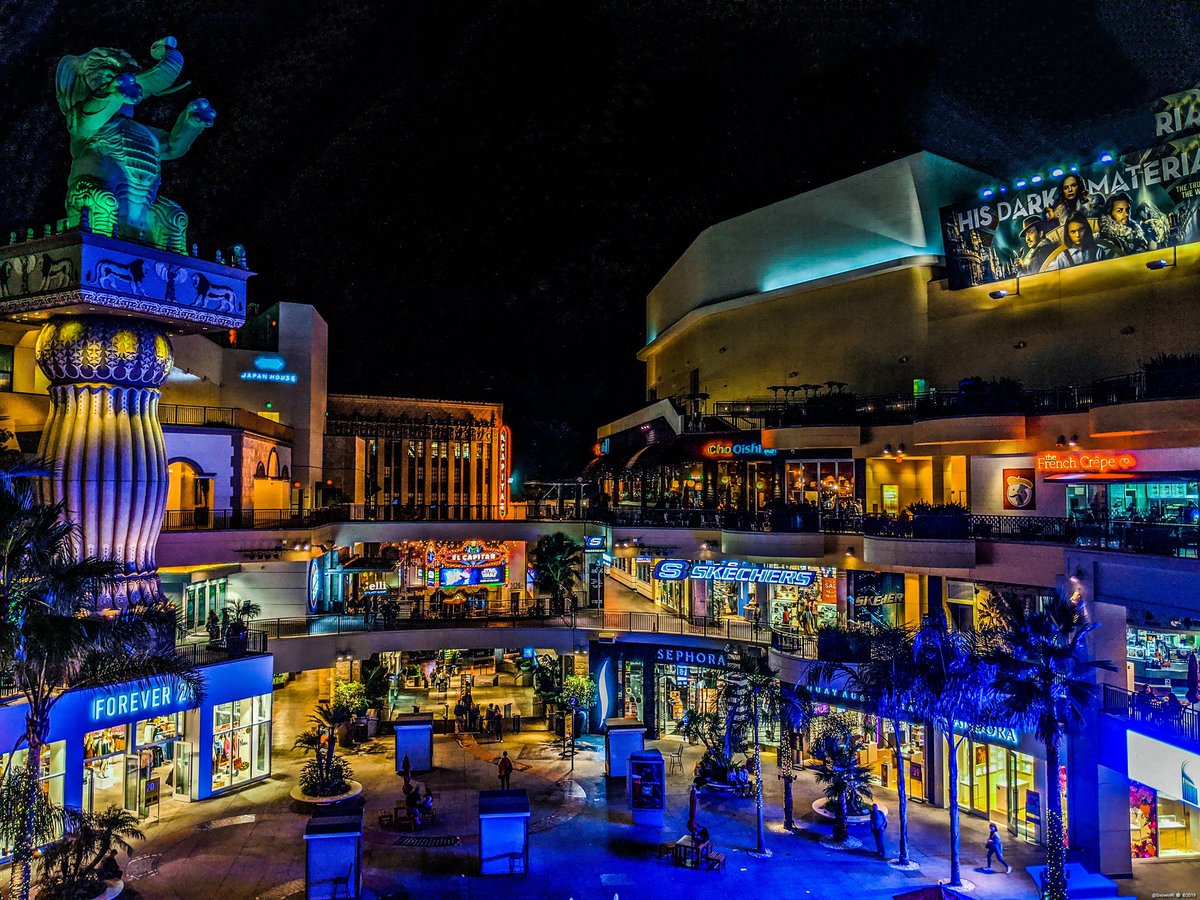 SnowinRI's tweet photo. at Hollywood and Highland Center @HandHCenter #Hollywood

taken w/ @madebygoogle #Pixel2 Night Sight setting #mobileliving https://t.co/EfcijCB9LH