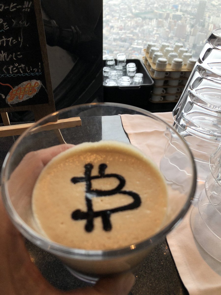 cryptoboxer22's tweet photo. 初ラテアート☕️笑 https://t.co/YV8taxsaa4