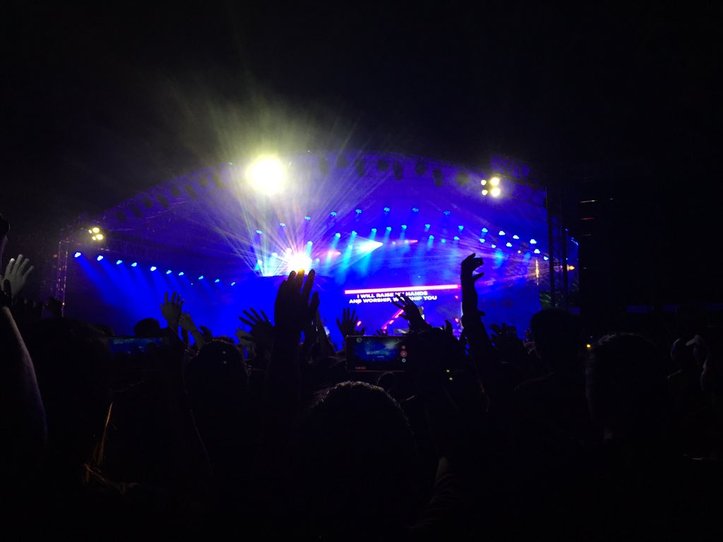 ynatisnothere's tweet photo. “I WILL RAISE MY HANDS AND WORSHIP, WORSHIP YOU!!!”✨☝️💫💙
#immanuel #starcon2019 #HOLYFRIENDSHIP https://t.co/YMQJxMmbZ6