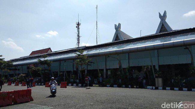 infobdg's tweet photo. Pemkot Bandung Minta Rute Penerbangan Dipindah Lagi dari BIJB ke Husein https://t.co/Zl6wrFx9ND #infoBDG https://t.co/Vv3TU098nB