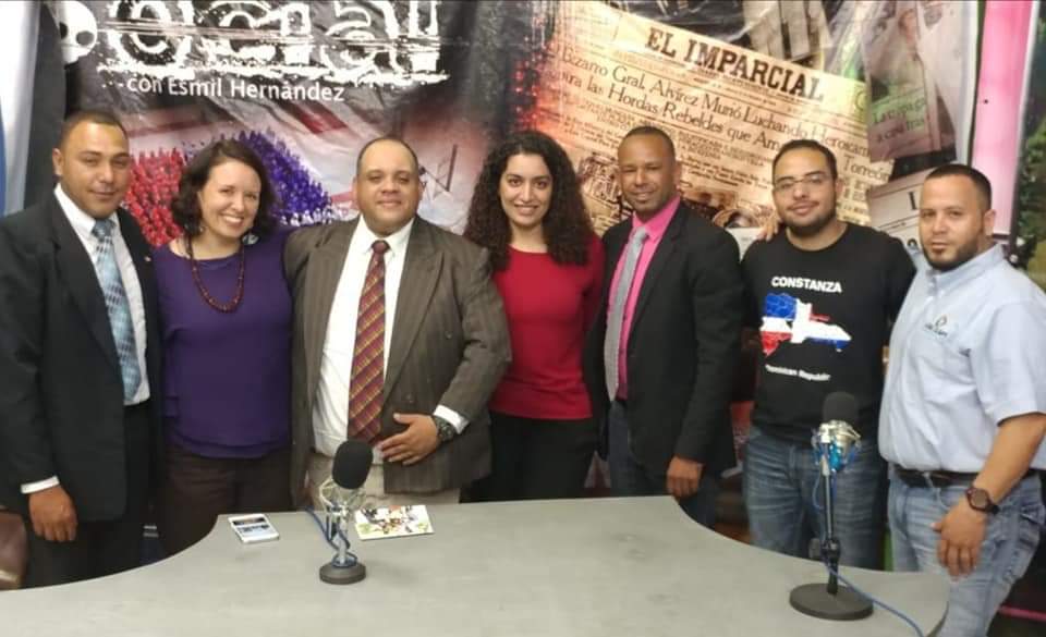 EsmilHernandez_'s tweet photo. Hoy en un programa especial de la Tribuna Democrática de Realidad Social, con el equipo de #GlobalGlimpse, reconociendo su importantísimo trabajo, hemos despedido a su coordinadora general, Molly Carina Dengler.
Carina, Constanza te recordará siempre con amor. https://t.co/gc2Nm5QnWI