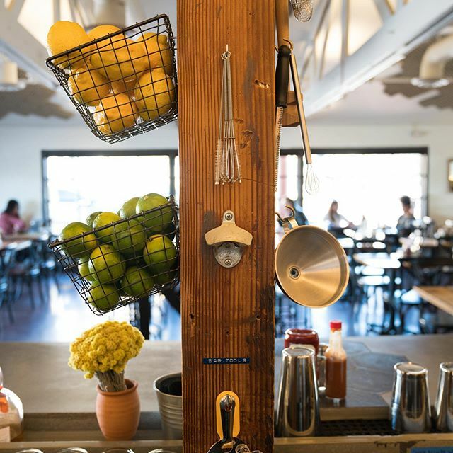 famecaffe's tweet photo. 🍾 🍊 🍑 #famecaffe #breakfastcocktails https://t.co/iWg8gU907v https://t.co/gAP4MLXlIj