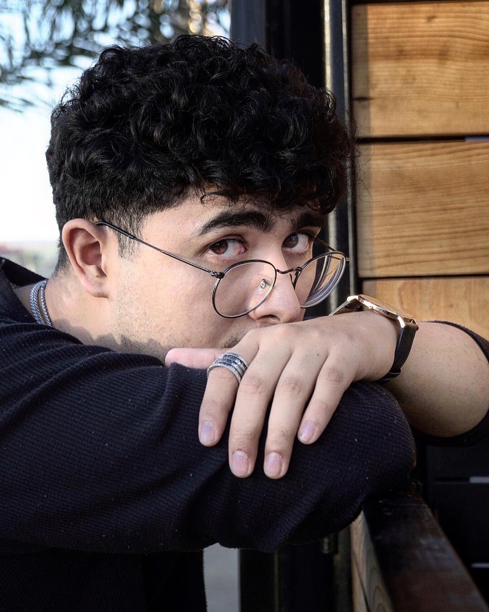 RizoCarlitos's tweet photo. Hay que aplaudirse a uno mismo porque hay sacrificios 
que muchos no entienden. 👀 https://t.co/96ukhs6sW4