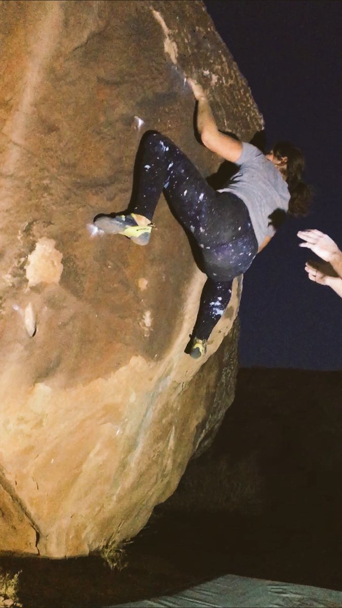 EmilyPKagan's tweet photo. Sometimes it’s more fun to play in the dark ✨🔦 https://t.co/7vAqbppt84