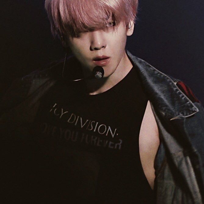 Applegirlisme's tweet photo. Eng:Get out of here robber
#EXO #Exoiscoming #Baekhyun @weareoneEXO @B_hundred_Hyun https://t.co/ffbYyMAaJJ