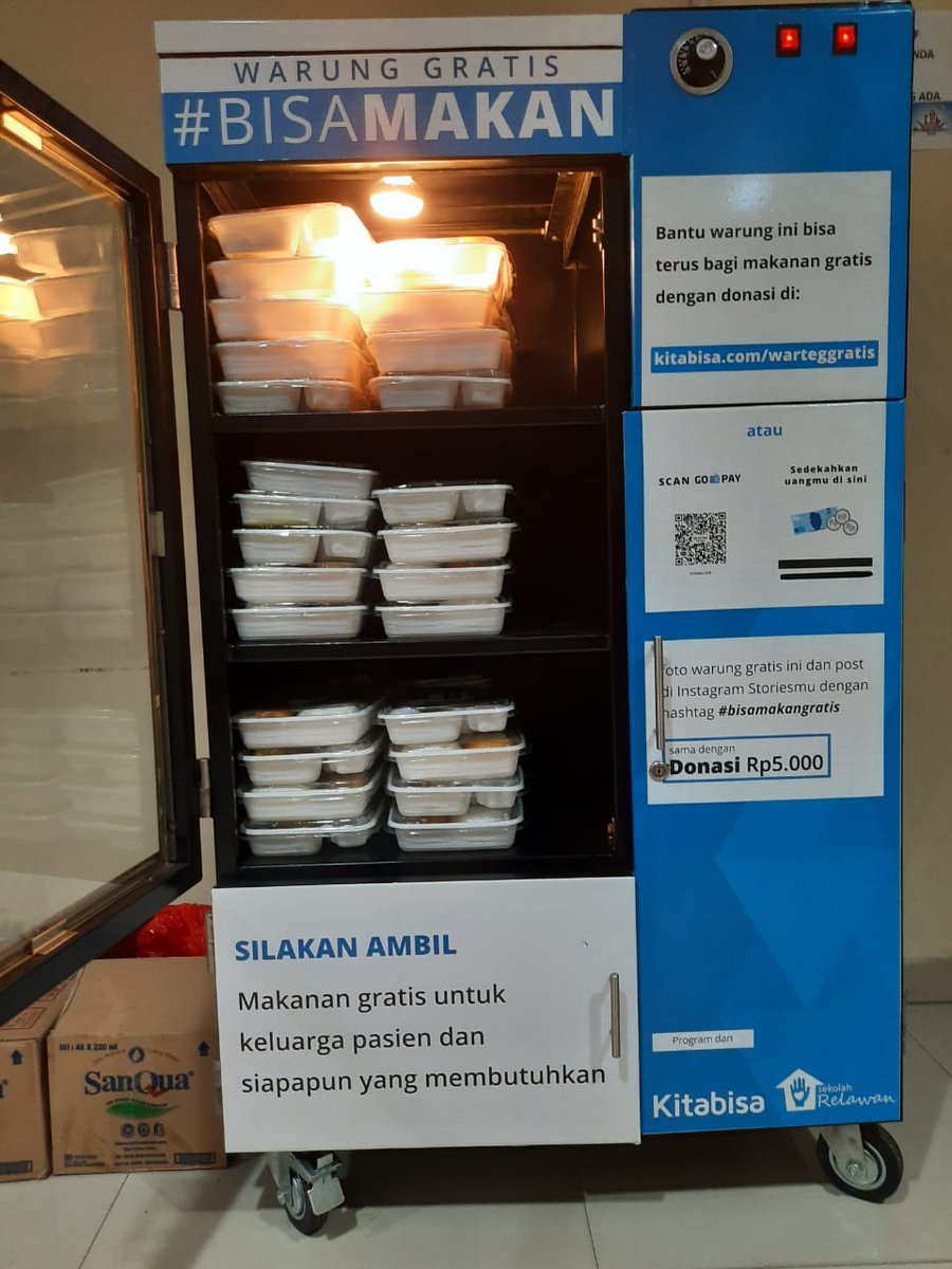 Tiap ke rumah sakit, kami sering liat keluarga pasien kesulitan beli makan.

Makanya kami &amp; @SekolahRelawan bikin foodbox gratis di RS Evasari hasil donasi di program #BisaMakan

Menurut kamu, foodbox ini perlu dibikin di mana lagi? RT yuk, kalo sampe 1000 RT kami bakal wujudin🍱