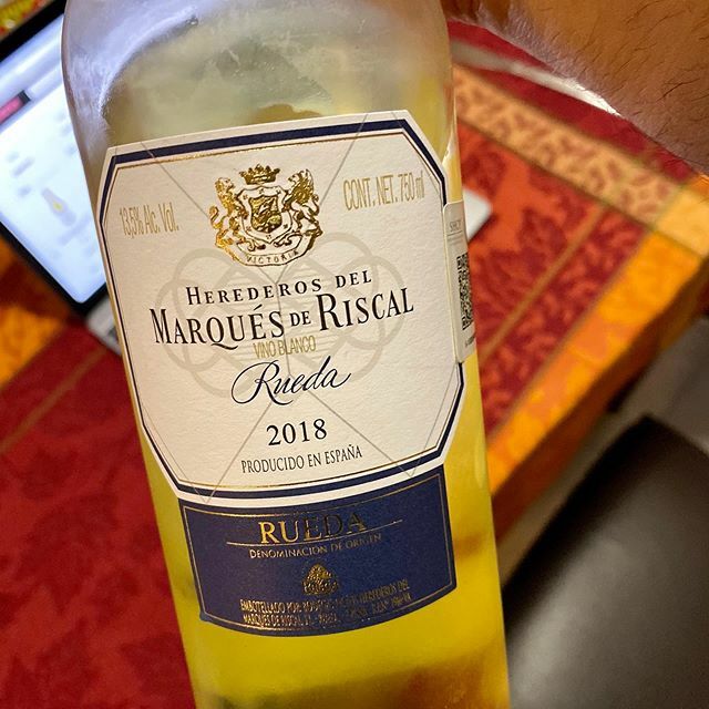 rolysanchez's tweet photo. @marquesderiscal 
#rueda #vino #wine #españa #foodiexology https://t.co/ZdMIj8tbdj https://t.co/S5c8cj2g4S