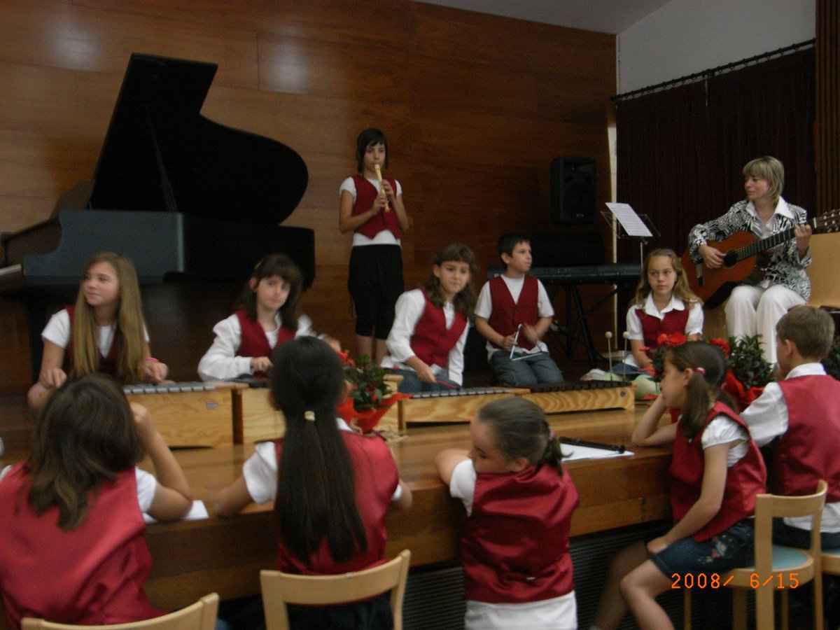 lopez_paky's tweet photo. He tingut el plaer de conversar amb Pilar Villanueva, llicenciada en Música, en l’especialitat de guitarra clàssica, i Directora de l’Escola de Musica “Pilar Villanueva” @musicvillanueva
https://t.co/6JxKYIppXG https://t.co/BqZu2V2jV7