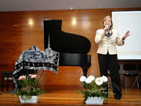 lopez_paky's tweet photo. He tingut el plaer de conversar amb Pilar Villanueva, llicenciada en Música, en l’especialitat de guitarra clàssica, i Directora de l’Escola de Musica “Pilar Villanueva” @musicvillanueva
https://t.co/6JxKYIppXG https://t.co/BqZu2V2jV7