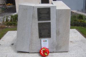 IBMT_SCW's tweet photo. #IBMemorial Waterford
Monument to Waterford volunteers, erected by the Relatives and Friends of Waterford International Brigaders. Unveiled by Jack Jones and Michael O'Riordan, 9 July 2004. https://t.co/CT4DYxlmuy