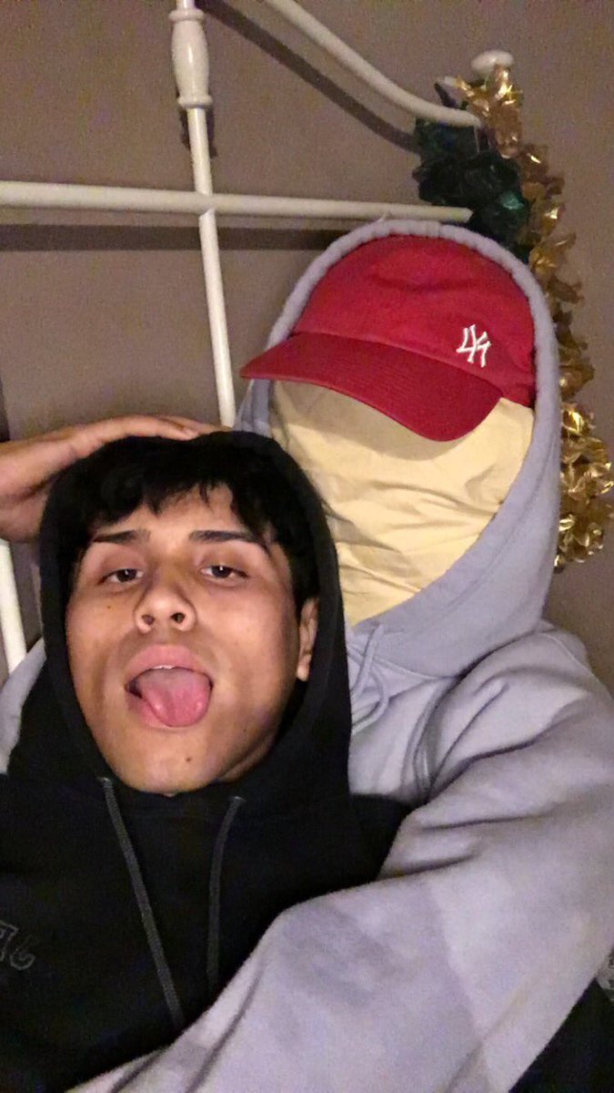 JoseeeFloress's tweet photo. Nothing serious here🤡 https://t.co/mBJ77KUrMt
