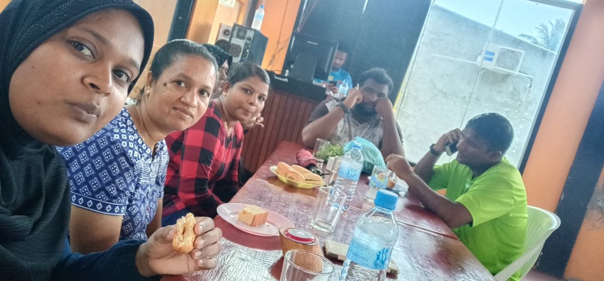 Mathiveri Health Centre (@mathiverihc) on Twitter photo މަދިރި ކޮންޓްރޯލްކުރުމުގެ ޕްރޮގްރާމްގައި ޞިއްޙީމަރުކަޒުގެ މުވައްޒަފުން ރަށުގެ ގެތަކުގައި މަދިރި އުފެދި އާލާވާ ގޮތަށް ހުރިތަންތަން ބަލައި އިސްލާޙުކުރުމަށް އަޅަންޖެހޭފިޔަވަޅުތަކާއި ބެހޭގޮތުން ގެތަކުގެ އަހުލުވެރިންނަށް މަޢުލޫމާތު ދިނުމުގެ ހަރަކާތްކުރިއަށް ގެންދިއުން. <a href="/HPA_MV/">Health Protection Agency</a> <a href="/MoHmv/">Ministry of Health</a> މަދިރި ކޮންޓްރޯލްކުރުމުގެ ޕްރޮގްރާމްގައި ޞިއްޙީމަރުކަޒުގެ މުވައްޒަފުން ރަށުގެ ގެތަކުގައި މަދިރި އުފެދި އާލާވާ ގޮތަށް ހުރިތަންތަން ބަލައި އިސްލާޙުކުރުމަށް އަޅަންޖެހޭފިޔަވަޅުތަކާއި ބެހޭގޮތުން ގެތަކުގެ އަހުލުވެރިންނަށް މަޢުލޫމާތު ދިނުމުގެ ހަރަކާތްކުރިއަށް ގެންދިއުން. <a href="/HPA_MV/">Health Protection Agency</a> <a href="/MoHmv/">Ministry of Health</a>