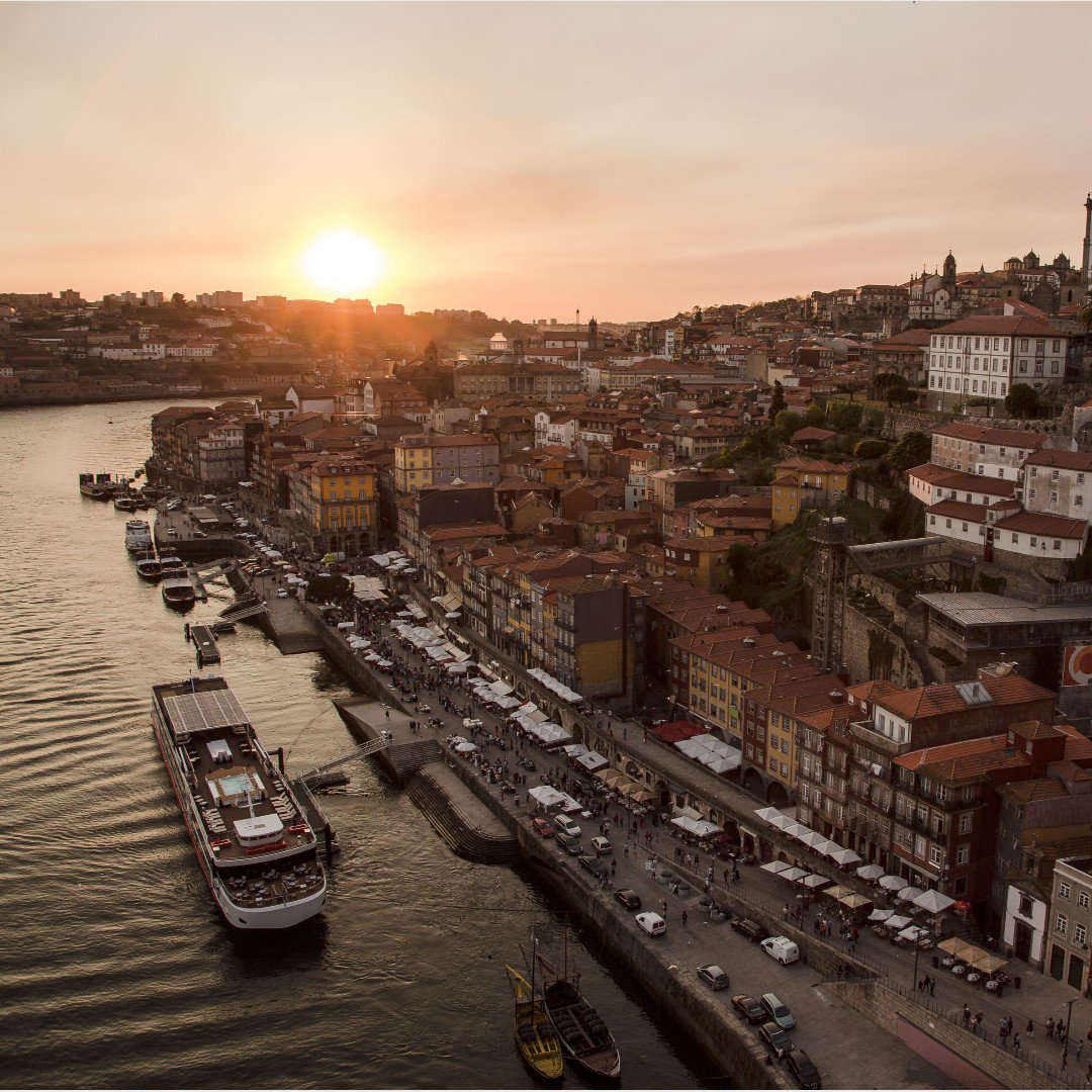 aircorsica's tweet photo. 🇵🇹 [Destination Portugal]🇵🇹: Réveillez-vous à #Porto avec Air Corsica. Profitez des vols directs entre Ajaccio et la deuxième ville du Portugal jusqu'au 10 novembre !
Envie d'évasion ? ➡ https://t.co/GAxXtxnxzs https://t.co/GZEIkXMJhA