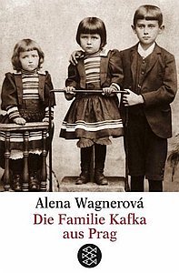 Letnapark's tweet photo. Liebe #Ottla, heute in der Nacht zwischen dem 31. I. & 1. II. wachte ich etwa um 5 Uhr auf & hörte Dich vor der Zimmertür »Franz« rufen, zart, aber ich hörte es deutlich. Ich antwortete gleich, aber es rührte sich nichts mehr. Was wolltest Du? Dein Franz (#Kafka, 1921)
@Tagesfang https://t.co/RPdvlWvXN7