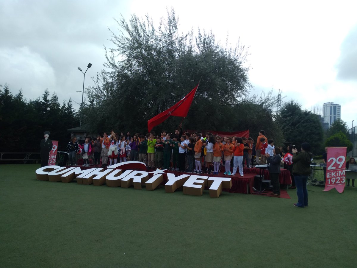 Ataşehir 1 Doğa Koleji olarak cumhuriyetimizin 96.yıl dönümünü coşkuyla kutladık. 🇹🇷 @MUALLA_OZS  <a href="/aycan_kuru/">Aycan Çelikçeviren</a>