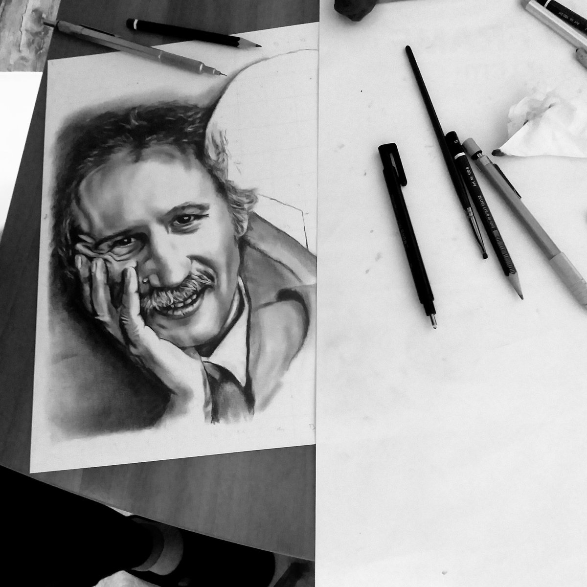 liviu_anca's tweet photo. "Happiness never comes when it has to" - Marin Sorescu.
Music and Poetry... work in progress 35%.
#pencil #drawing #pencildraw #art #passion #ArtAndPassion #poetry #literature #poets #music #GreatRomanians #TrueRomanian π·π΄ https://t.co/IE88NgfIzi
