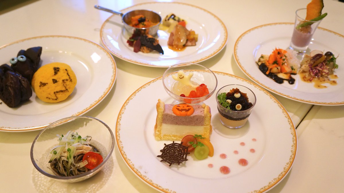 御花畑マリコ A Twitter ディズニーリゾートのホテルグルメ まじでおすすめですわ 私感動したもん あのディズニーのホスピタリティで全力でもてなされるんだよ 味もめっちゃ美味しい かわいいだけじゃなくて旬の食材使って 各食材の食感をいかしつつ 味付けも