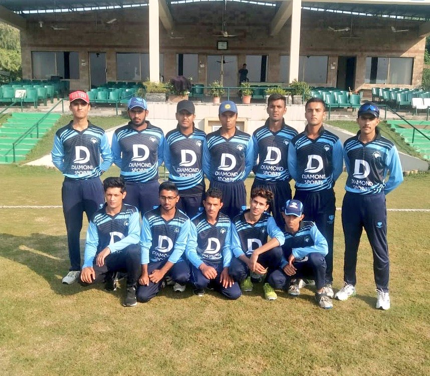 cricket_diamond's tweet photo. Match # 3: Diamond Black Vs Diamond White today at Diamond Cricket Ground, Islamabad.
Sharing with you the group photo of both teams.
#DiamondBlack #DiamondWhite #CricketWeLoveYou #DiamondGround #ISBCricket #2K19 #DiamondSuperSixLeague https://t.co/t8DvX3HF1m