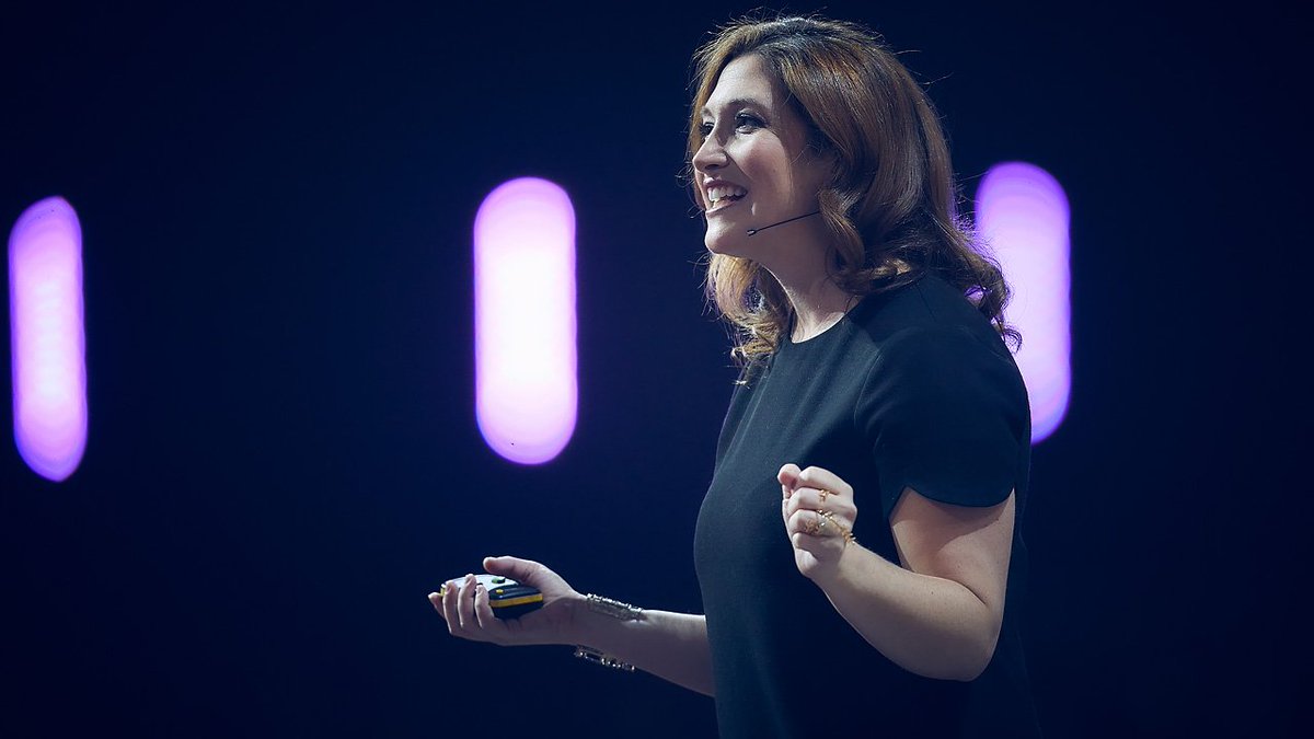 MandatumFi's tweet image. @randizuckerberg mukaan menestyvät yrittäjät pystyvät useimmiten käsittelemään tunteiden ja kokemusten vuoristorataa muita paremmin. Lue Randi Zuckerbergin koko haastattelu ⬇️ #NBForum2019 uusi.mandatumlife.fi/life-magazine/…