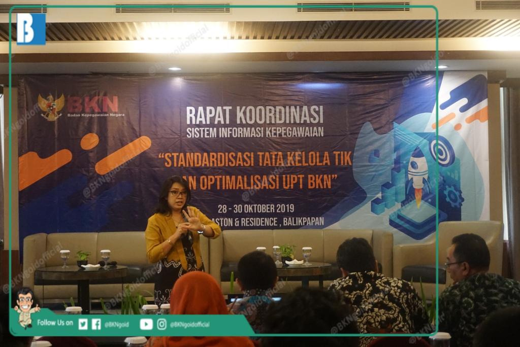 BKNgoid's tweet photo. Pecinta Harbolnas psti mnunggu 11.11 klo Pecinta mimin BKN mnunggu jg ga ya?Masih dlm Rakor yg diselenggarakan Kedeputian SINKA,Heni Sriwahyuni sdg menjelaskan bgmn utk keikutsertaan peserta P1/TL 2018 pd seleksi CPNS 2019. Apa & bgmn, sabar..mimin akan sllu ad utkmu ๐
#CPNS2019 https://t.co/SrtfUYBM87