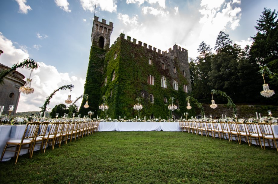 MarryMeTuscany's tweet photo. It's blog time! Read the new blog on flowers and decoration on my website! https://t.co/9WjqAToYN7… 
#romanticwedding #tuscanywedding #weddingplanner 
#floral https://t.co/WfLWwJM2Zr
