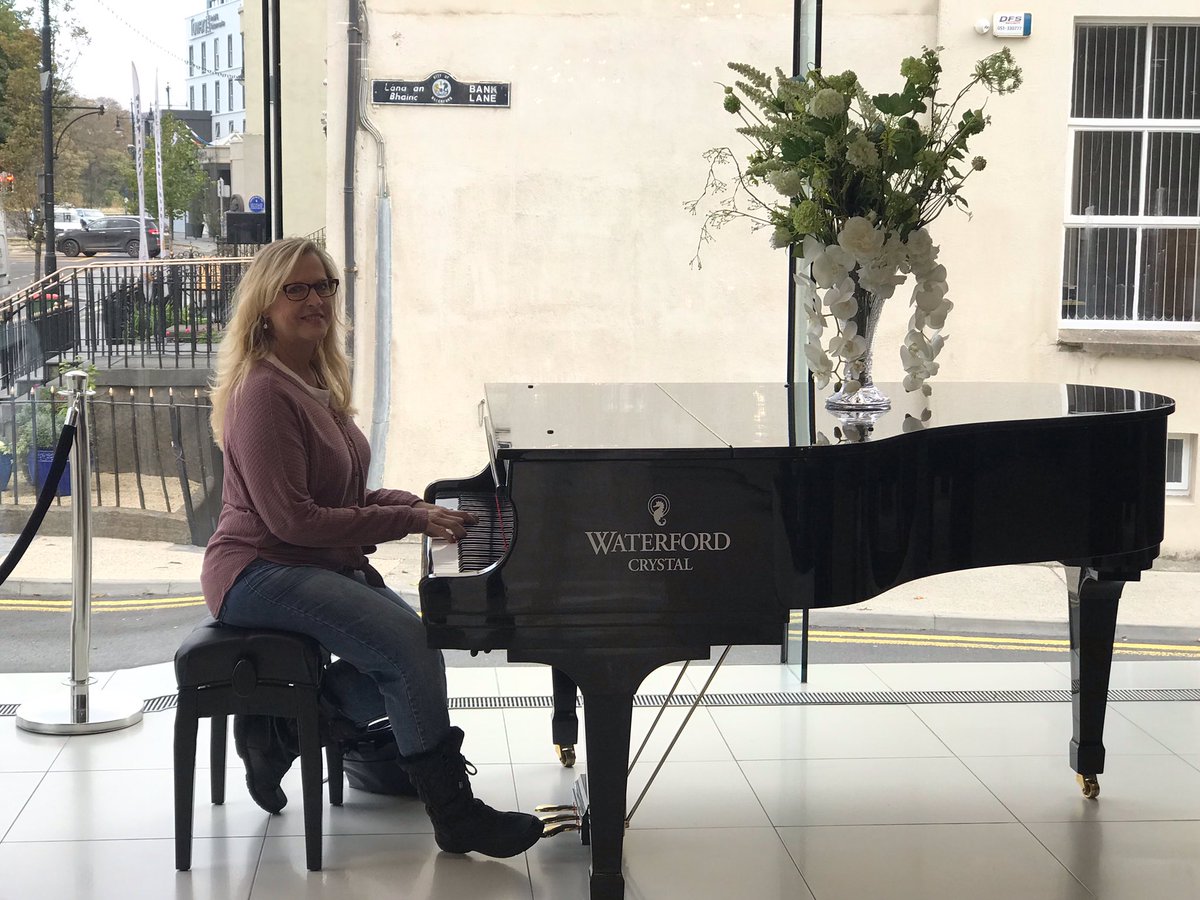 loramichael's tweet photo. Cool day ... having a great time on our tour of Ireland. Got to play the piano at the Waterford Crystal Factory showroom this AM. 😎 #myCIETour https://t.co/M88QdvxvqO