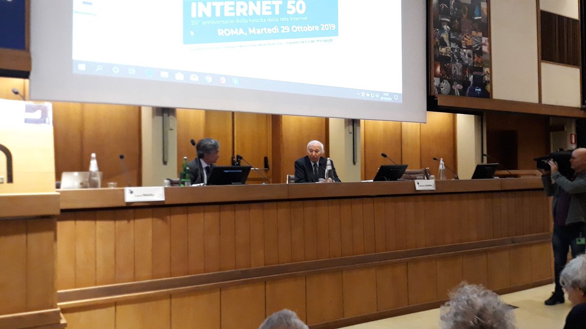 Italtel's tweet photo. Convegno Cnr #50internet Piero Angela: nei grandi progetti spaziali degli anni 60 c'erano innovazioni dirompenti nei materiali, miniaturizzazione, informatica e sforzo tecnologico fortissimo che ha aperto poi la strada all'innovazione di Internet #InternetDay https://t.co/RQvc3FYcj9