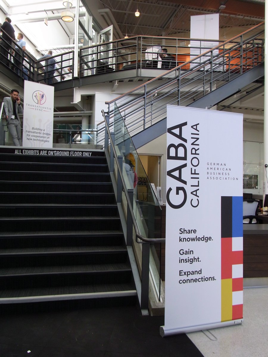 DIGIMARI1's tweet image. The #TransatlanticSync Conference has begun. Exciting exchanges and discussions are taking place @ComputerHistory in the heart of Silicon Valley.  #Mittelhessen #wirmachenMittelhessen #thmittelhessen @_FCMH #FOW1920