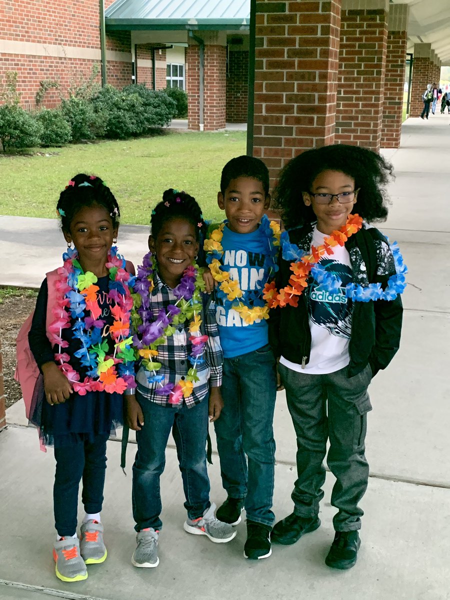 “Lei” Off Drugs Day!!! #heseaglesrock #redribbonweek #leioffdrugs