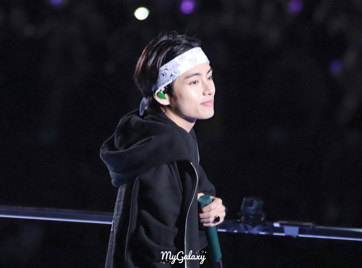 _mygalaxy_v's tweet photo. 191027 SPEAK YOURSELF in Seoul the FINAL 🇰🇷

#SPEAKYOURSELFTHEFINAL #SpeakYourselfTheFinal_D2
#BTS #김태형 #taehyung #v @BTS_twt https://t.co/uJylkpajIx