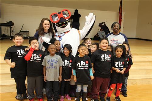 Author, #WSNC native &amp; <a href="/wsfcs/">WS/FC Schools</a> graduate Leven “Chuck” Wilson, visited #Konnoak ES this past Friday w/a special friend Pierre the Penguin to talk about the importance of learning to "Be U" - Read more about this special visit bit.ly/2WrStNd 

<a href="/CardinalPride16/">Konnoak Elementary</a>
