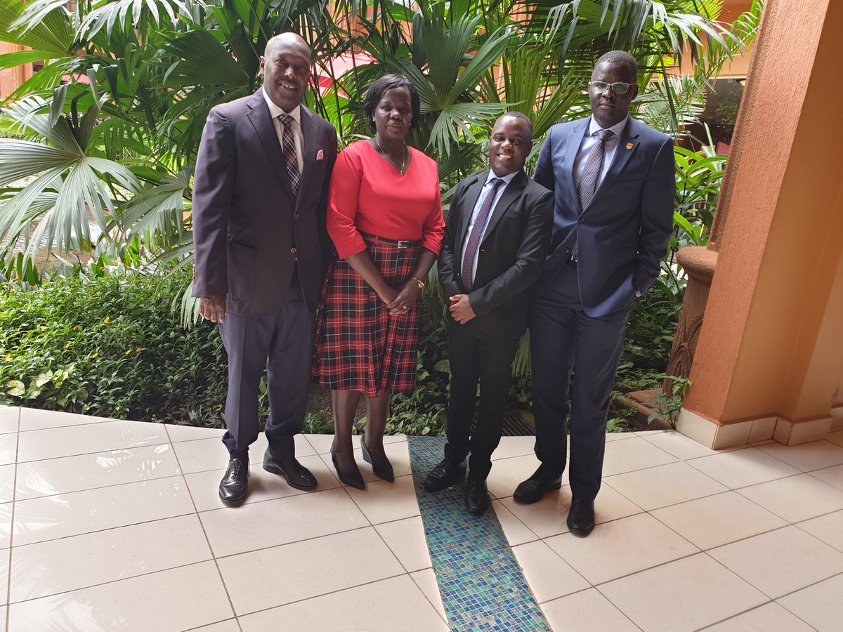Hassan_shire's tweet photo. Working lunch with reknown #UgandanHRDs @frankmugisha @nickopiyo &amp; @Tabithador, taking stock of the situation of #ProtectionOfHRDs in light of recent attacks against members of #LGBTIQ community. We declare #UbuntuHubCities activated #SafeButNotSilent https://t.co/gAxvbi91Q5