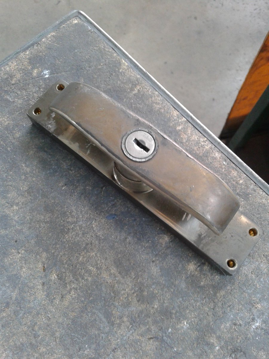 fabiopulimett's tweet image. Vecchie #maniglie in #ottone lucidate e riportate a #nuovo #artigianidellaqualità #restauro #artigiani #design #lavoro