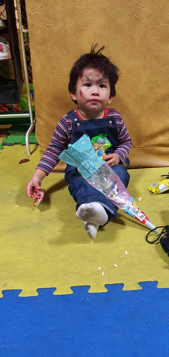 RussoCinthia's tweet photo. Como cuando ya estás cansado de matar !! #chukyagotado #Mishingchanbello https://t.co/QiND2myC9J