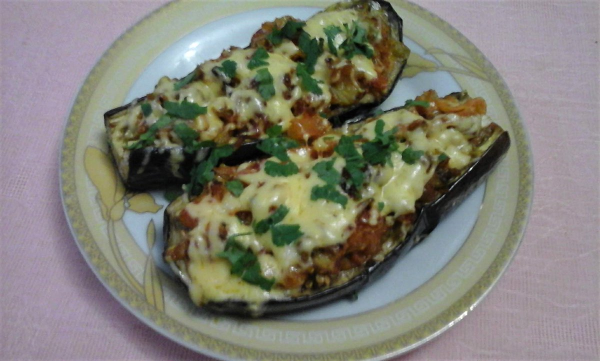 formus53's tweet image. Привет!  Часто готовлю это простое и вкусное блюдо  и только сейчас делюсь с вами. Баклажаны фаршированные овощами и запеченные в духовке готовятся из простых продуктов ,  блюдо легкое в приготовлении, подходит на обед и на ужин. 
 domashnyayaeda.ru/blyuda-s-ovosh…