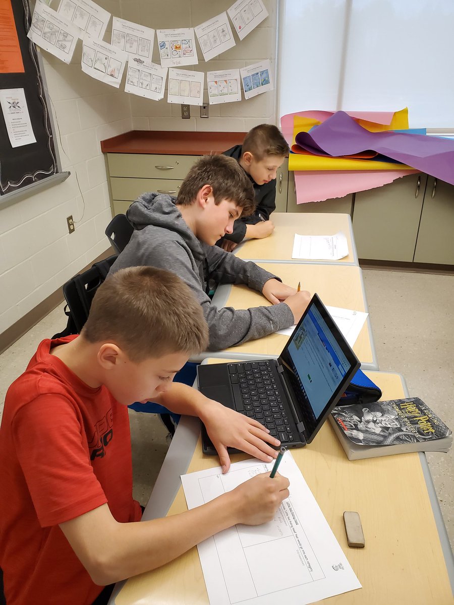 namsEnglish's tweet photo. Collaborative conversations and partner work to help achieve our writing goals @NAMS1617  #justwrite #ela https://t.co/kejA8N4QgV
