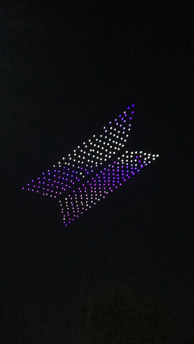 seoksnoww's tweet photo. these lights are us )”: we love you @BTS_twt  !!!!!  #SpeakYourselfTheFinal_D3 https://t.co/Ecvk95K46g