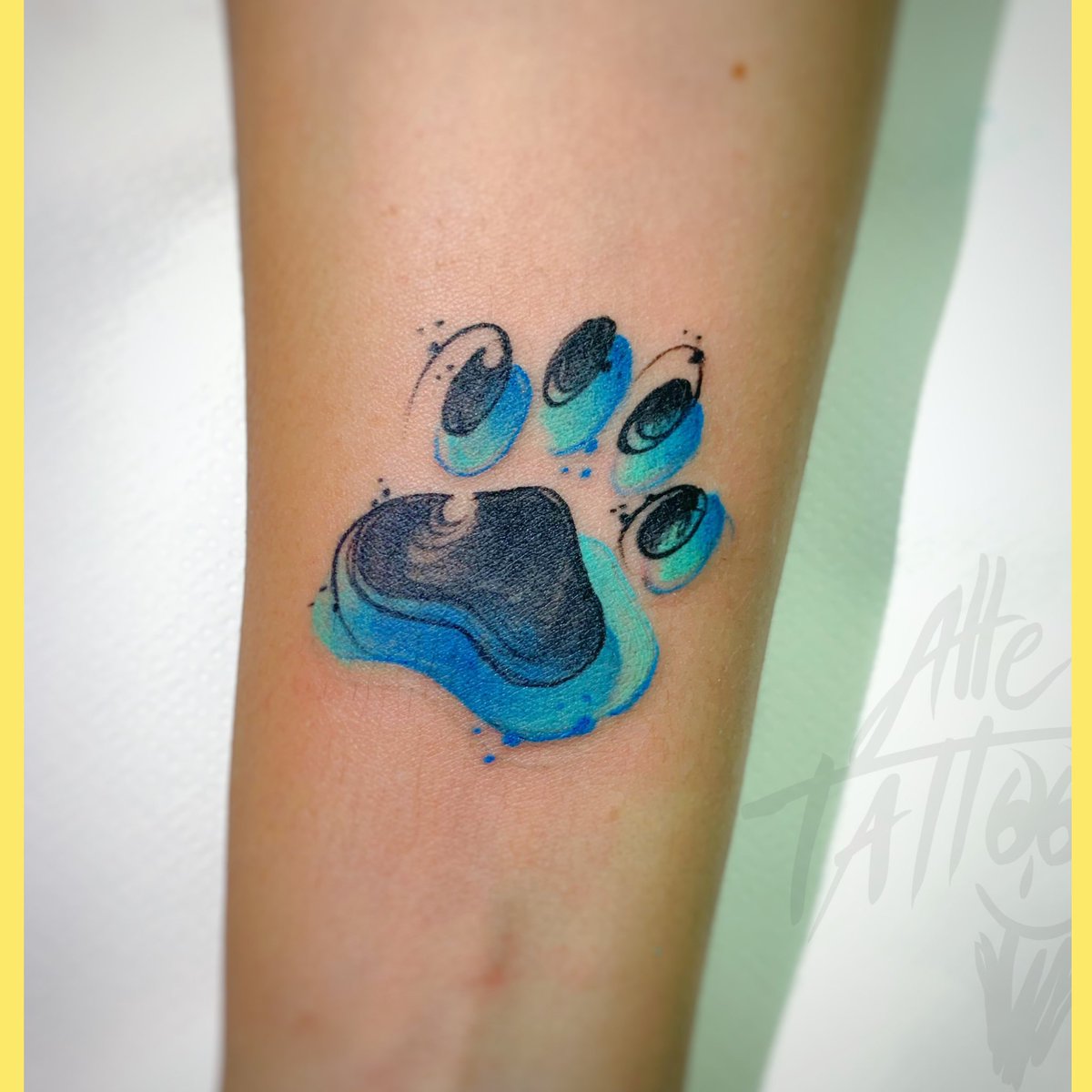 Twitter 上的 Alle Tattoo："Qual è l'impronta che vorreste lasciare nella  vostra vita? 😎 #alletattoo #tattoo #tatuaggio #ink #limidi #soliera #carpi  #modena #ottobre #zampa #cane #gatto #impronta #quattrozampe #canile  #gattile #affetto #calore #amici #