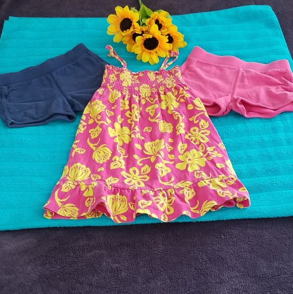 MrsSupply's tweet photo. So good I had to share! Check out all the items I'm loving on @Poshmarkapp from @jaciewells1 #poshmark #fashion #style #shopmycloset #forever21 #disney: https://t.co/kEW1KoPexY https://t.co/A2yesAmc78