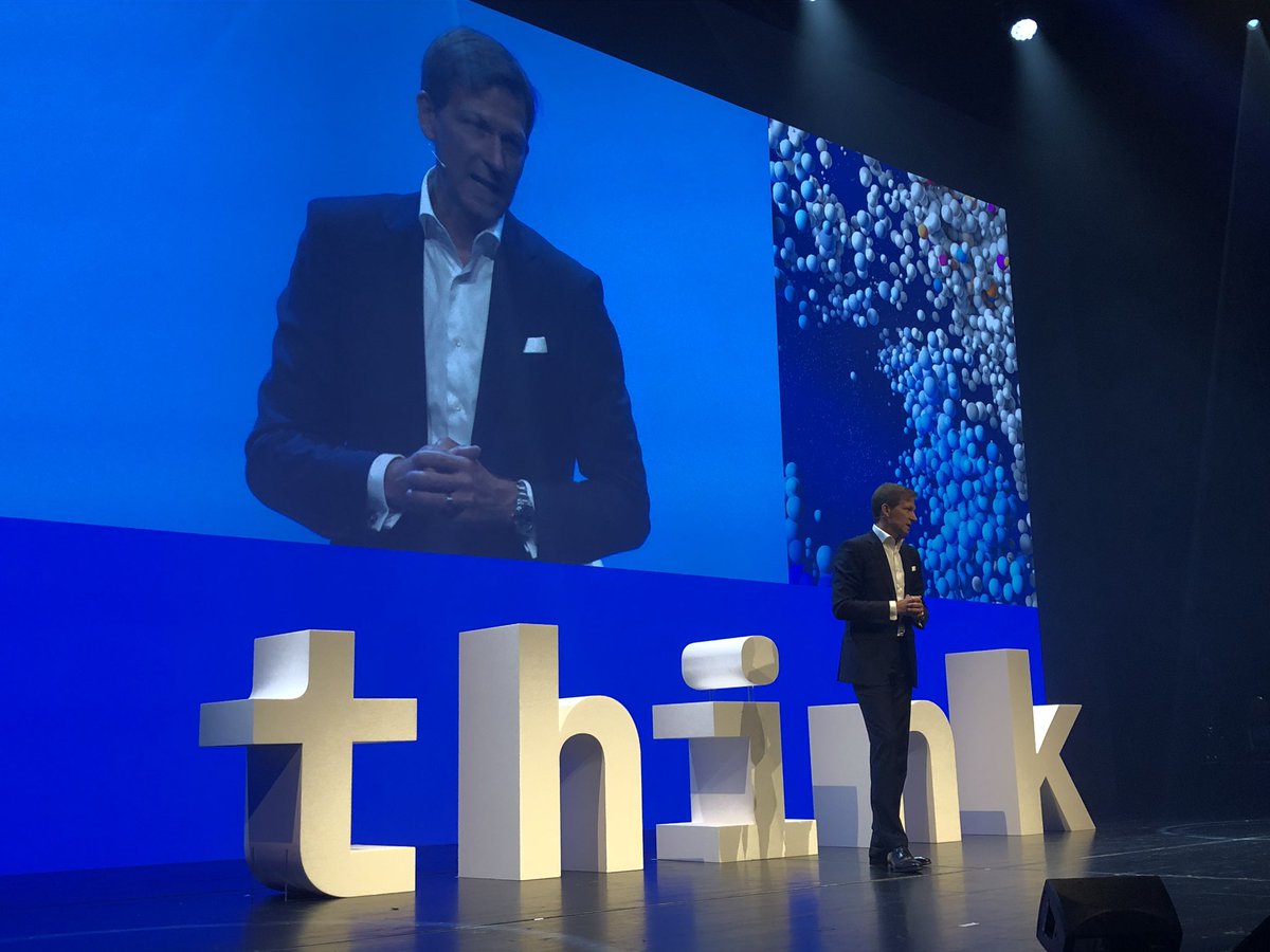 ERVT's tweet photo. „Innovate like a start up - scale like an enterprise“ Christian Keller #thinkluzern #RedHat @IBMCH #ibmch #thinksummit https://t.co/lDtwJmrDkK
