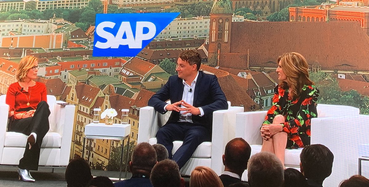 Open dialogue between our new co-CEOs <a href="/ChrstnKlein/">Christian Klein</a> and <a href="/JenniferBMorgan/">Jennifer Morgan</a>, and our customers at #SAPSelect 2019 #Berlin.  Customer success as the corner stone of our corporate strategy!