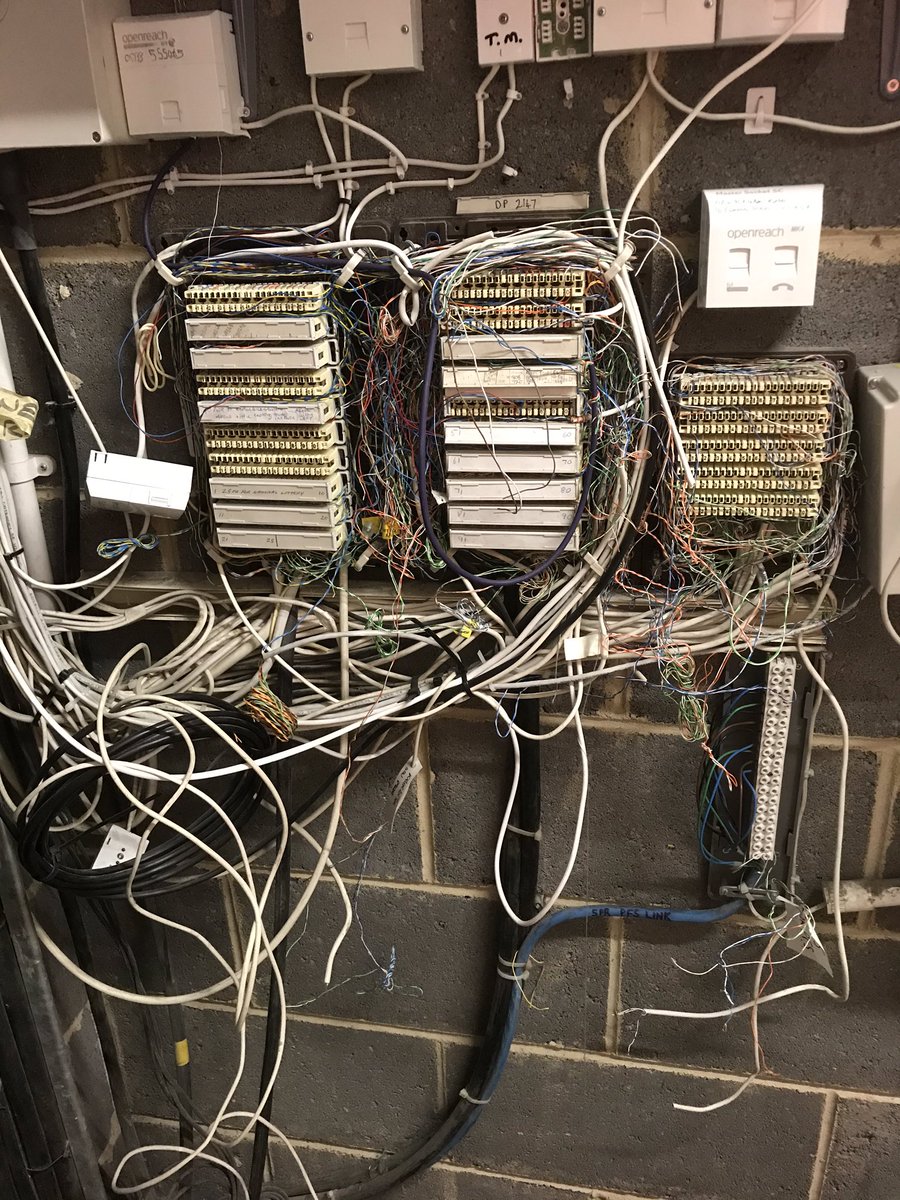 Call out to faulty broadband service!!!
Which wire dare we touch first?
CR Network Solutions fixing faults and getting business back on line.
#crnetworksolutions #broadband #wifi #telephoneengineer